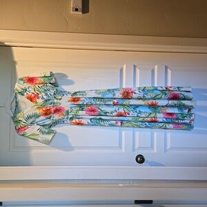 Women's floral maxi dress. Size small. Smocked bodice. Tropical print.